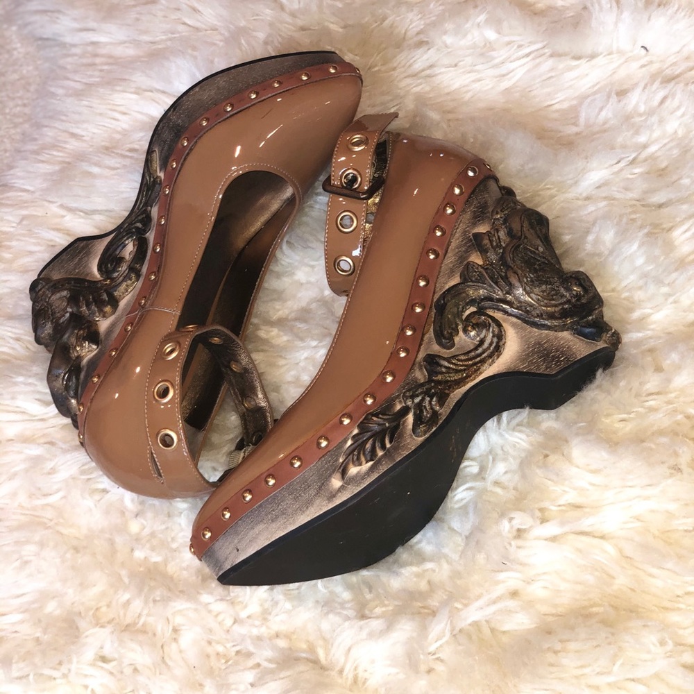 Women wedge